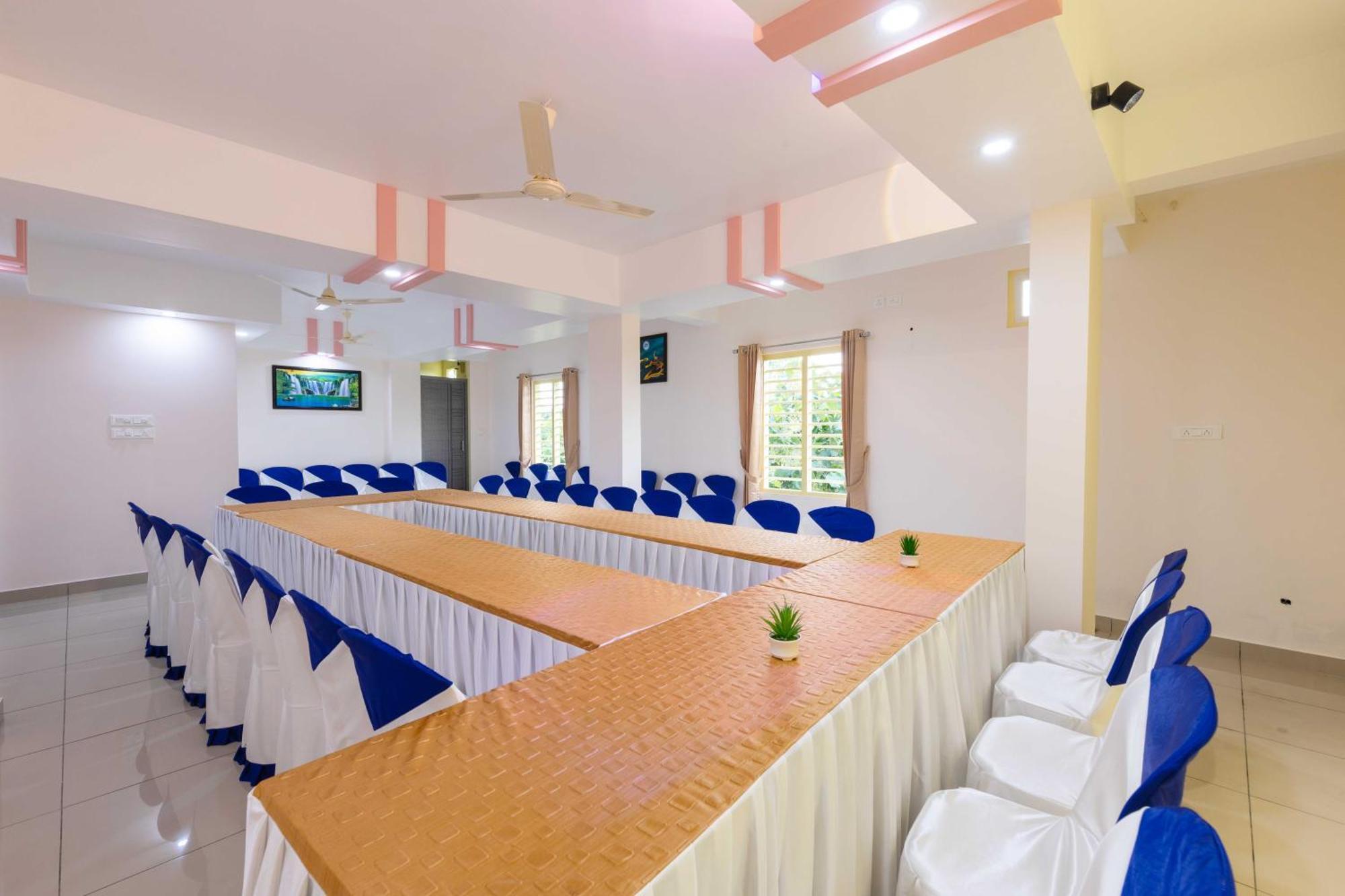 Kochi Treebo Airsuite Airport Hotel מראה חיצוני תמונה